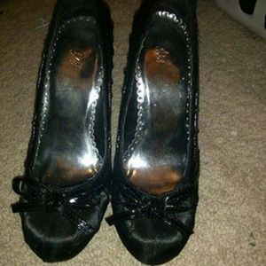 Black stiletto heals