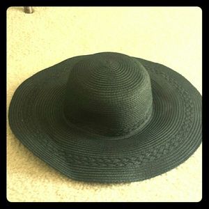 Black floppy hat