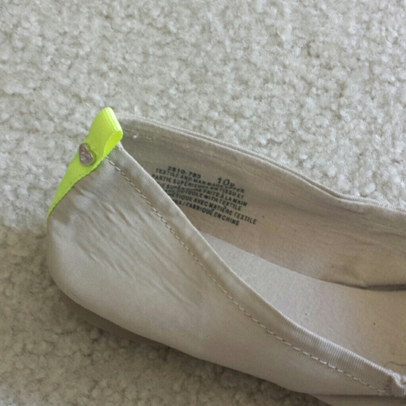 SOLD American eagle cap toe flats size 10 - Picture 2 of 3