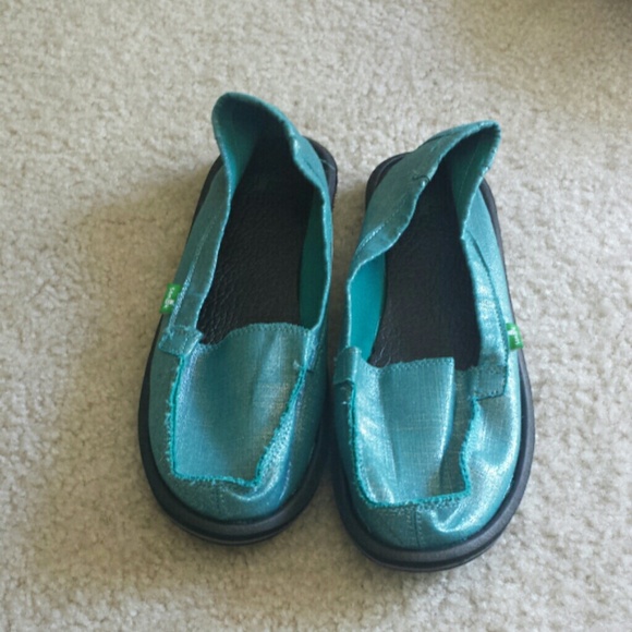 New Teal Sanuk size 10