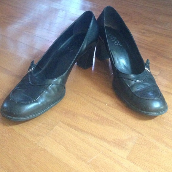 Shoes - Picture 2 of 2