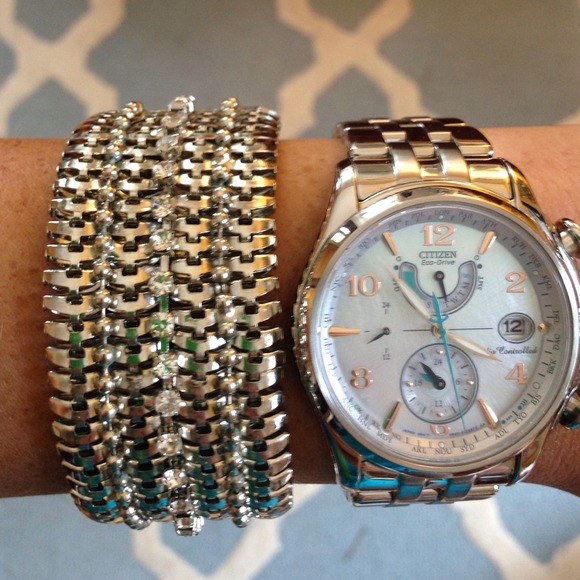 Silver tone chunky bracelet