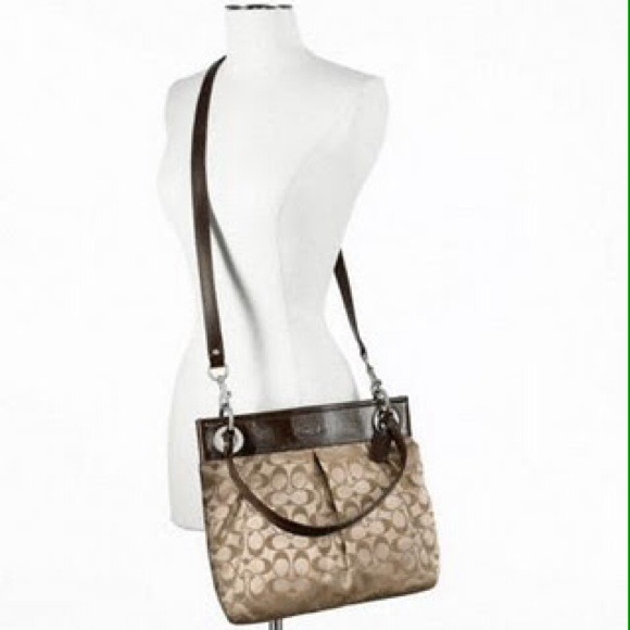 Coach ashley cross body 100% authentic