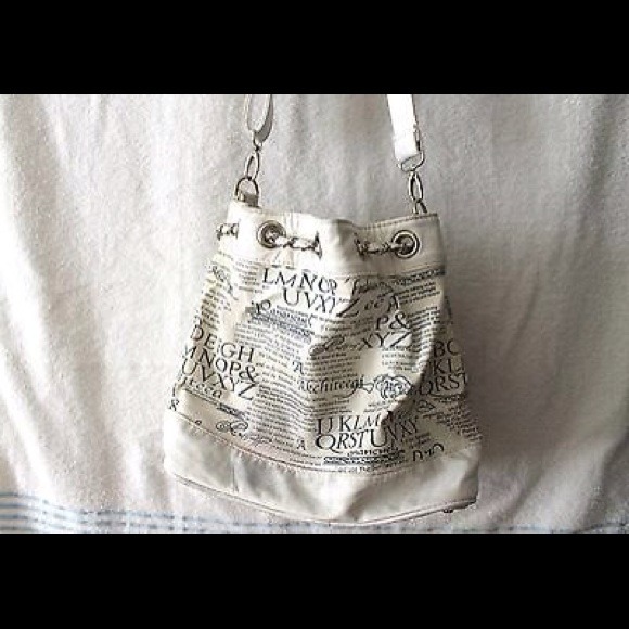 SOLD🚫Vintage Faux Leather Chain 2-Way Handbag - Picture 2 of 4