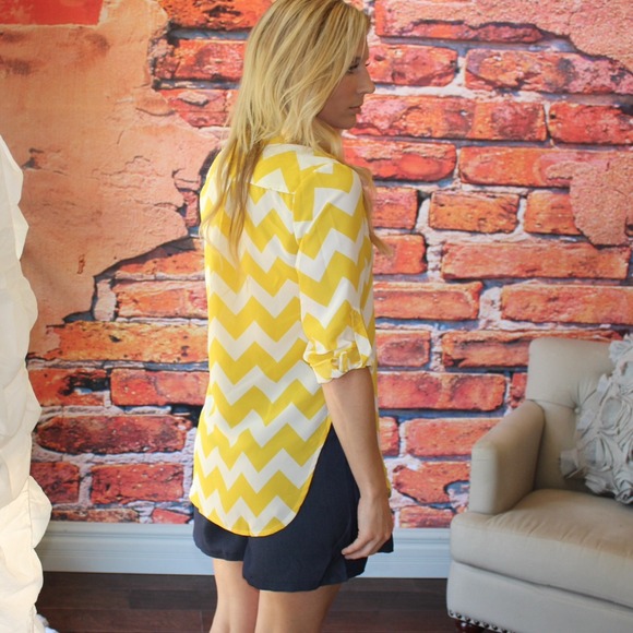 Yellow chevron tunic - Picture 2 of 3