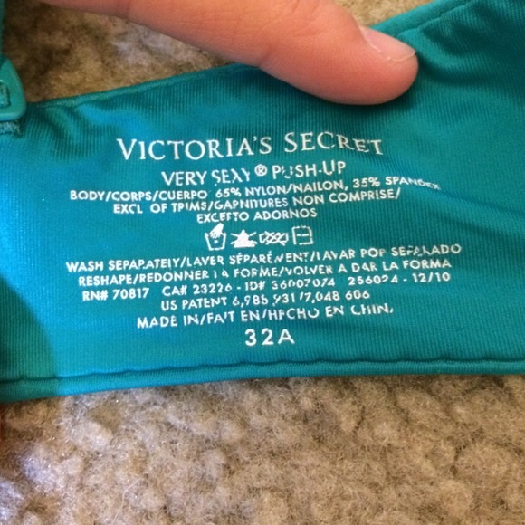 VS Bra - Picture 3 of 4