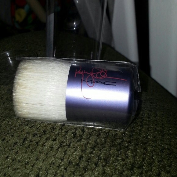 Mac cosmetics Kelly Osbourne brush collection - Picture 1 of 1