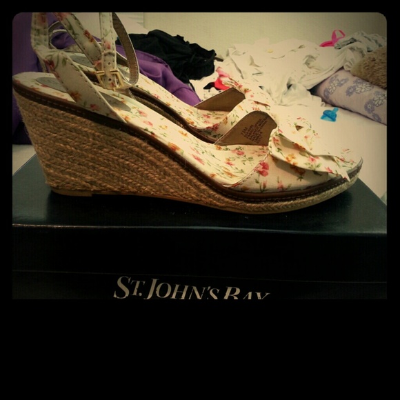 St.Johns Bay floral wedges