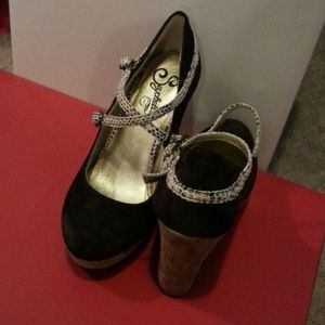 Seychelles Brown Suede wedges