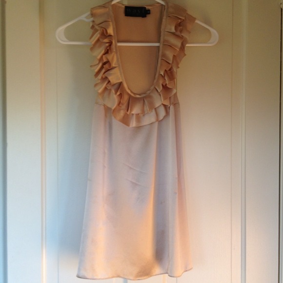 ❌SOLD❌WAYF silk top nwot