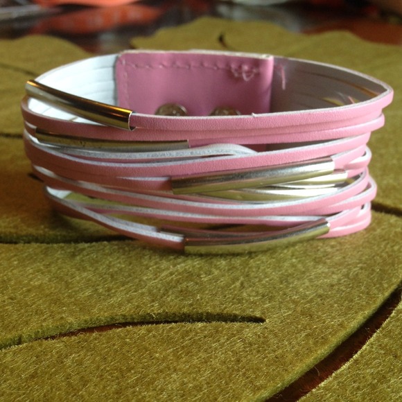 Pink Bracelet❌SOLD❌ - Picture 4 of 4