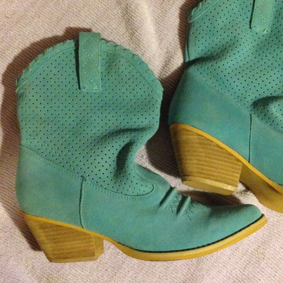 Boutique short cowboy boots blue soft leather