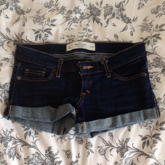 💋SOLD on vinted💋 Dark Wash Denim Shorts