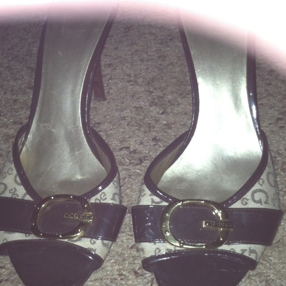 Guess Heels - Picture 1 of 1