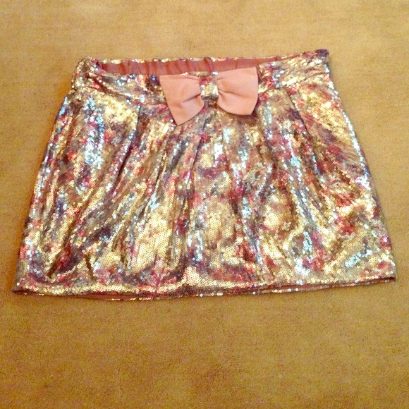 Zara Dresses & Skirts - Host Pick 7/22🎉 Zara sequined skirt