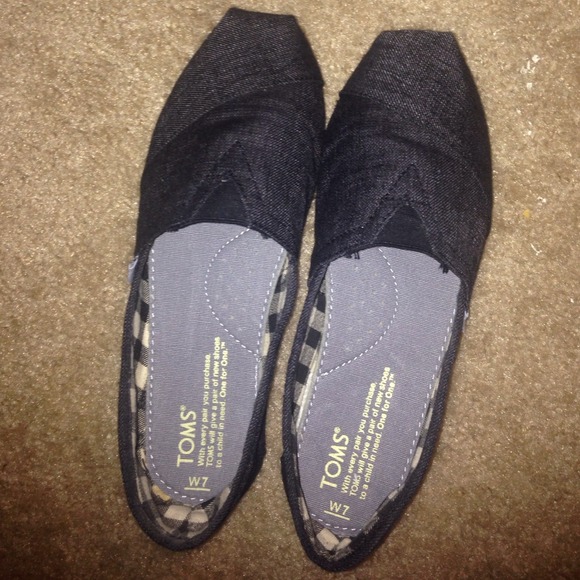brand new, without tags - classic toms denim-like