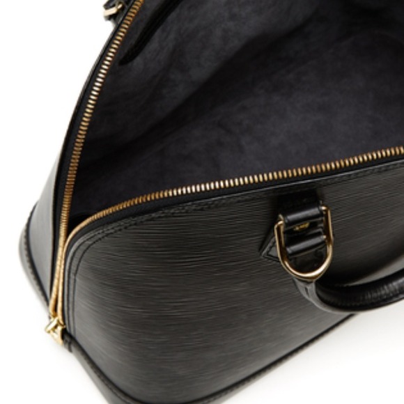 Authentic Epi Alma Louis Vuitton - Picture 3 of 4