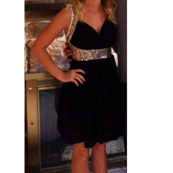 ❤️Black and gold dress ❤️