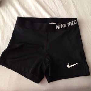 Nike Pros 2.5"