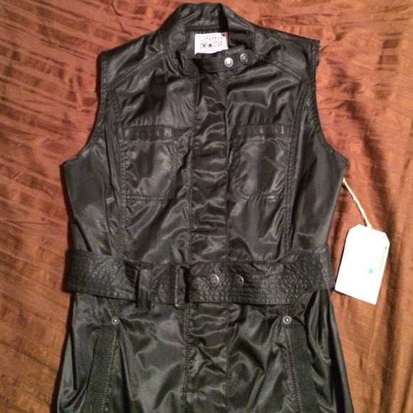 Converse vest