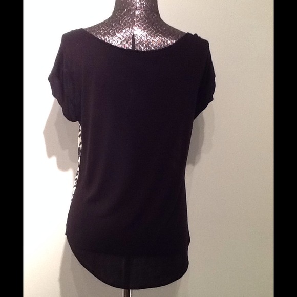 Black and white houndstooth top - Picture 2 of 2