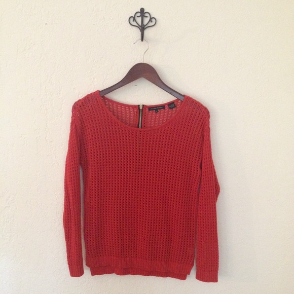 Netted Top with Zip-Up Back