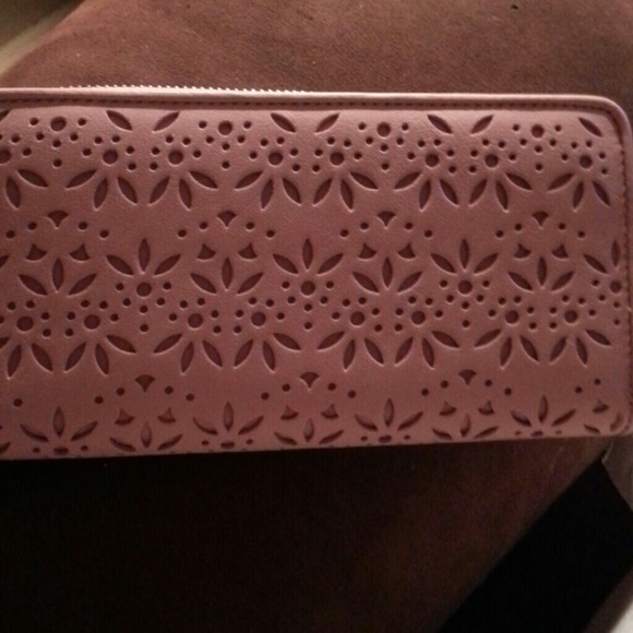 "HOSTESS PICK" COACH TAYLOR EYELET LEATHER WALLET