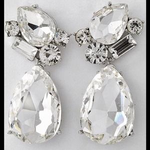HP Vintage Style Crystal Tear Drop Earrings💎💎