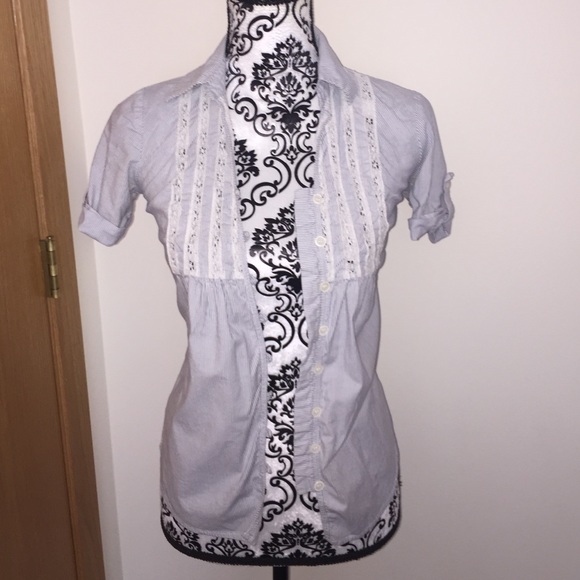 ❤️XS Charlotte Russe button up top - Picture 1 of 3