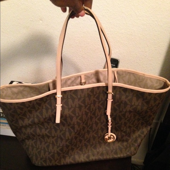 SOLD!!!!!!!!  Michael Kors Jet Set Travel Tote