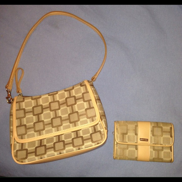 Small Shoulder Purse and Wallet to match. - Picture 1 of 2
