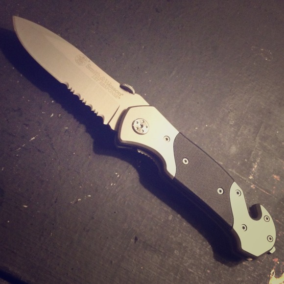 Smith & Wesson spring pocket knife