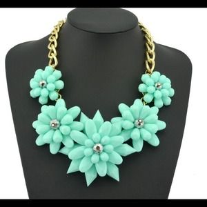 New turquoise flowers necklace statement