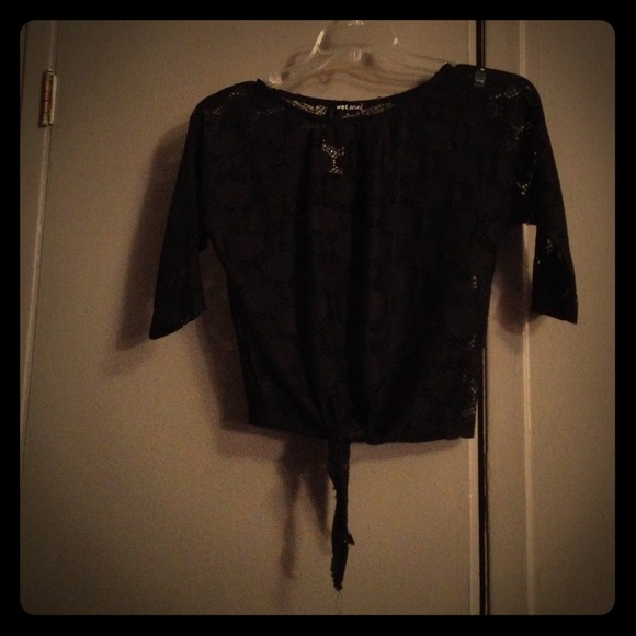 Quarter sleeve top