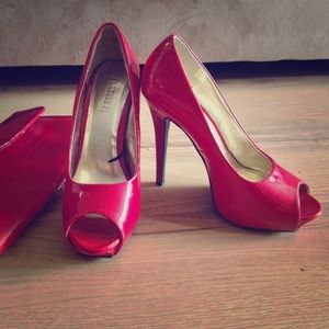 New Forever 21 red pumps