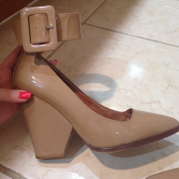 Jeffrey Campbell Shoes - Jeffrey Campbell Nude Ankle Strap Buckle Heel Jeffrey Campbell Shoes - Jeffrey Campbell Nude Ankle Strap Buckle Heel