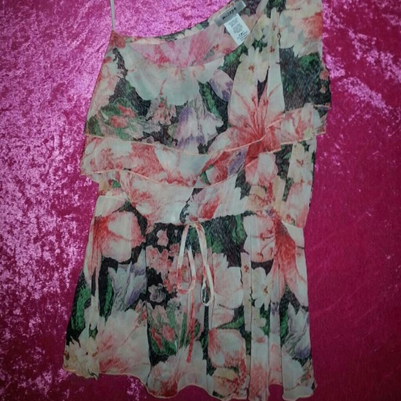 Sheer floral one shoulder ruffle blouse - Picture 2 of 2