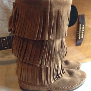 Minnetonka 3 layer fringe boot