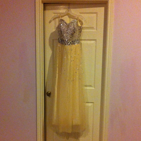 Champagne prom dress - Picture 2 of 4