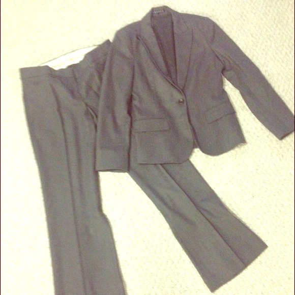 Bundle for @aisle73 theory suit and pants