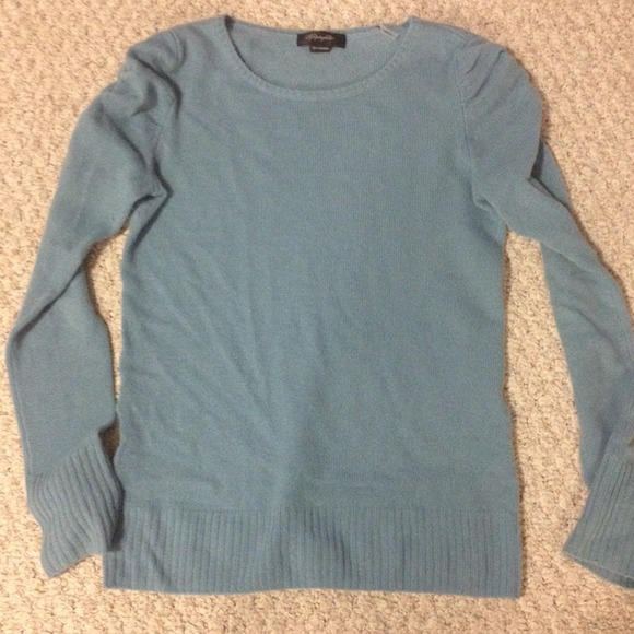 Reduced-100% cashmere blue sweater w/ ruching