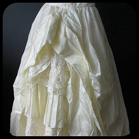 Stunning champagne-colored bohemian wedding skirt - Picture 4 of 4