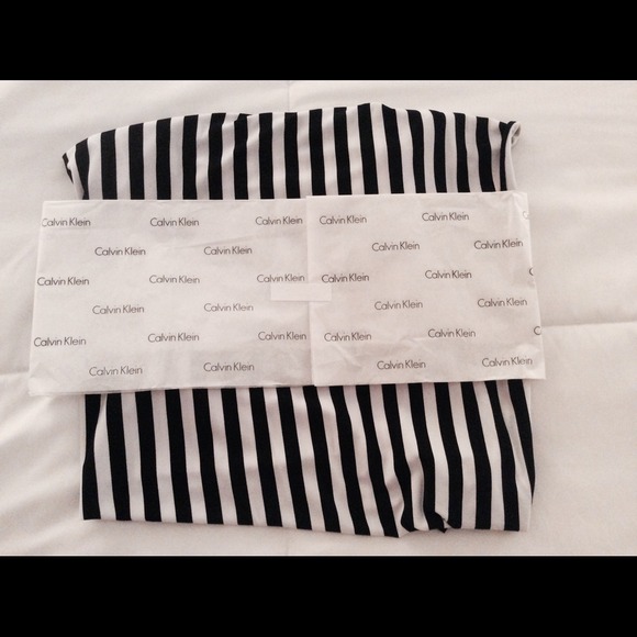SOLD NWOT Calvin Klein Striped Cowl Neck Topπ·πΈ - Picture 3 of 4
