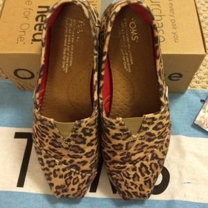 ✂️✂️Leopard print TOMS