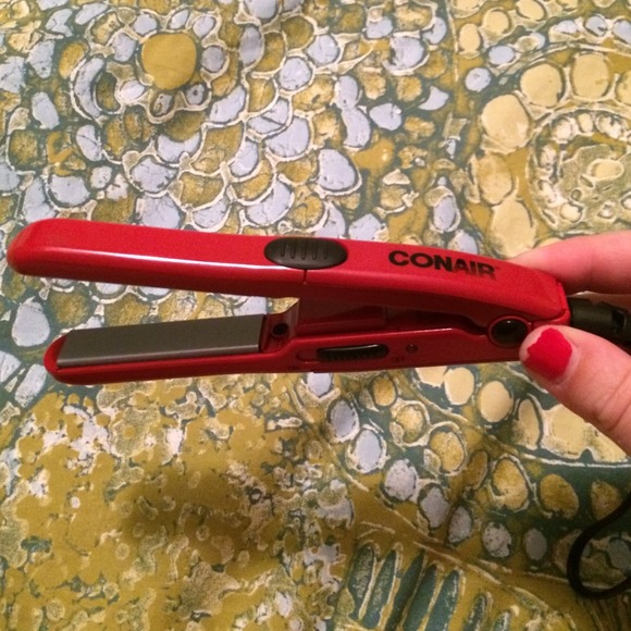 Conair Miniature Ceramic Straightener - Picture 2 of 3