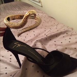 Brand new with box Giuseppe Zanotti 39.5 Brand new with box Giuseppe Zanotti 39.5