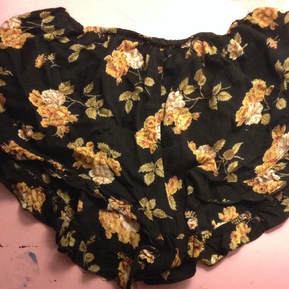 Brandy Melville Vodi Shorts