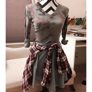 Soft Charlotte Russe v-neck cropped sweater