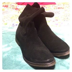 black biker boots