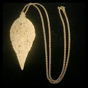 Gold toned chain with gold-plated REAL leaf